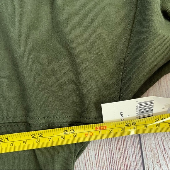 Disney Hocus Hocus 2 Green Spirit Jersey Large NWT - Picture 7 of 8